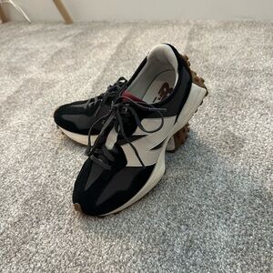 New Balance 327